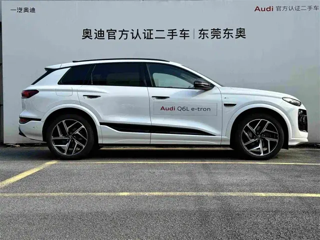 Audi Q6L e-tron — Фото автомобиля 3