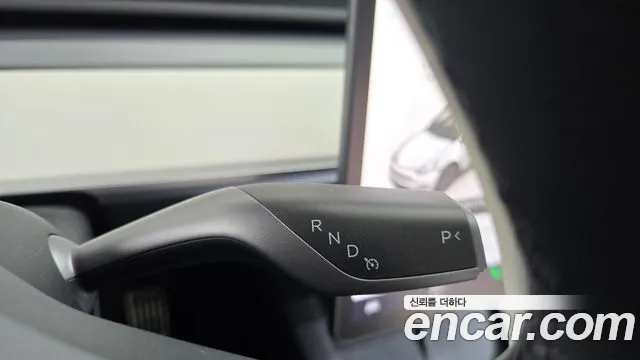 Tesla Model Y — Фото автомобиля 8