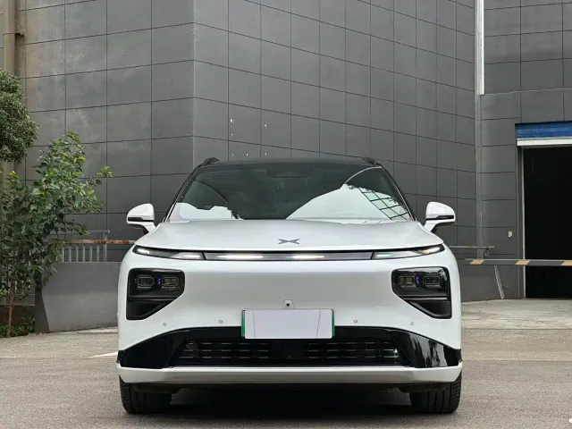 Xpeng G9 — Фото автомобиля 2
