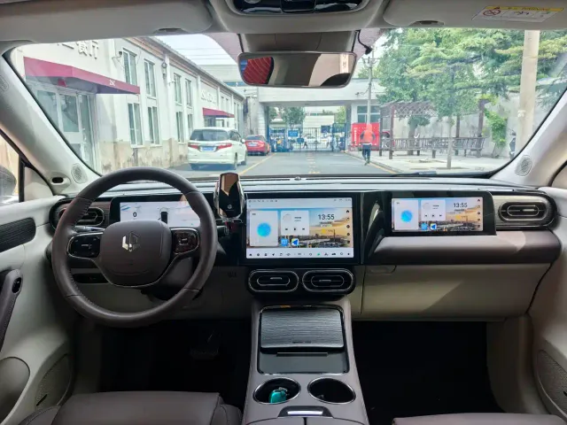 Leapmotor C11 — Фото автомобиля 18