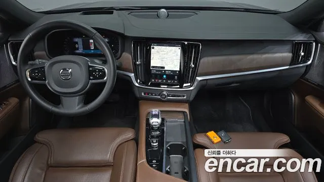 Volvo S90 — Фото автомобиля 10