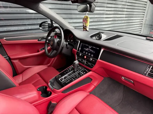 Porsche Macan — Фото автомобиля 11