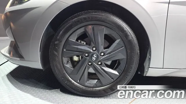 Hyundai AVANTE — Фото автомобиля 5