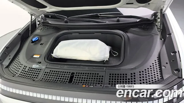 Hyundai Ioniq 9 — Фото автомобиля 9