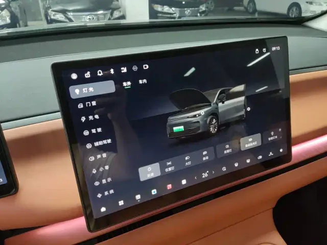 Leapmotor C10 — Фото автомобиля 12