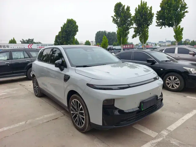 Leapmotor B10 — Фото автомобиля 3