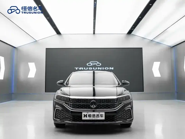 Volkswagen Passat — Фото автомобиля 2