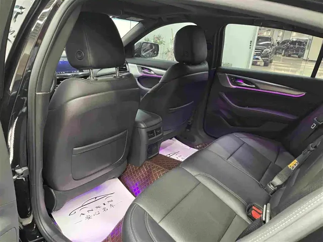 Cadillac CT5 — Фото автомобиля 14