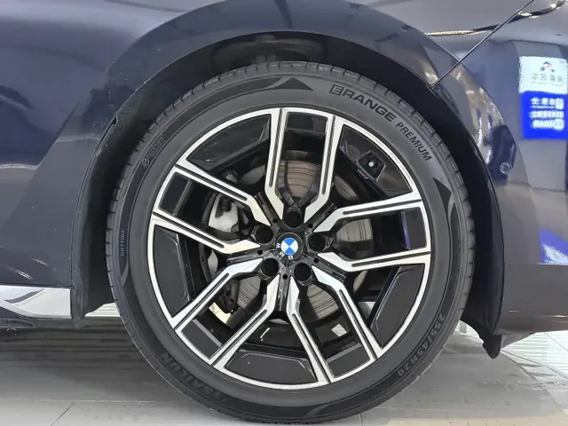 BMW 7 Series — Фото автомобиля 18
