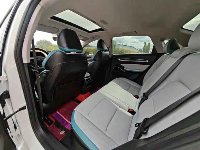 Geely Emgrand — Фото автомобиля 19