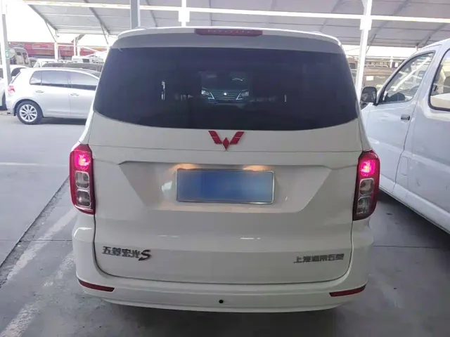 Wuling Hongguang — Фото автомобиля 5