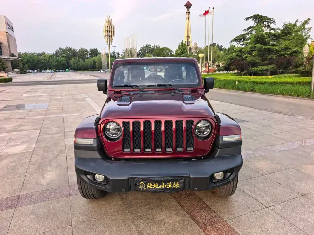 Фотография автомобиля — Jeep Wrangler