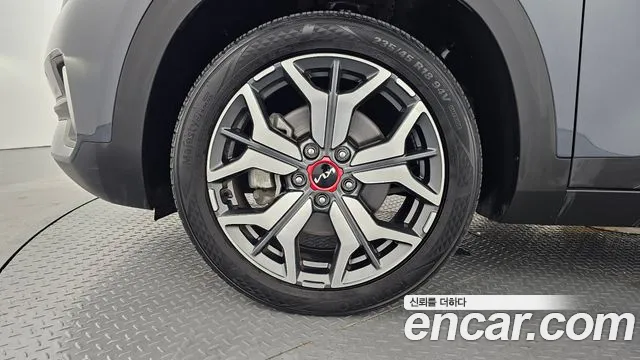 Kia Seltos Seltos Бензин 1.6 Turbo 4WD — Фото автомобиля 5
