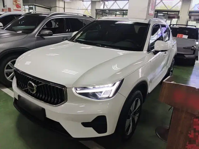 Фотография автомобиля — Volvo XC40