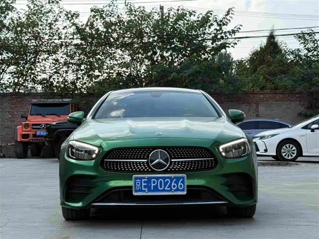 Mercedes-Benz E-Class — Фото автомобиля 3