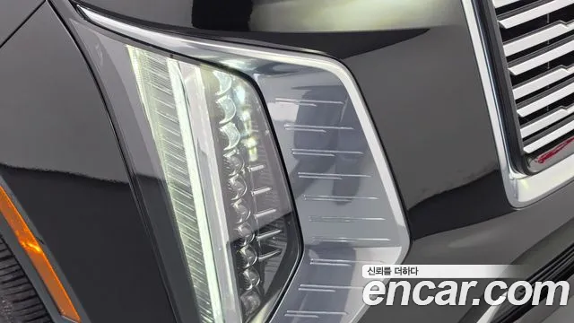 Cadillac Escalade — Фото автомобиля 3