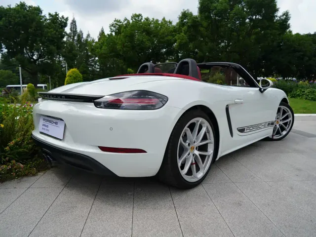 Porsche 718 — Фото автомобиля 12