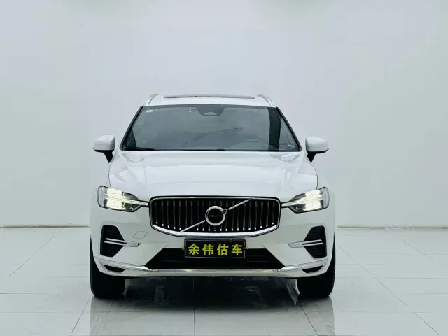 Volvo XC60 — Фото автомобиля 2