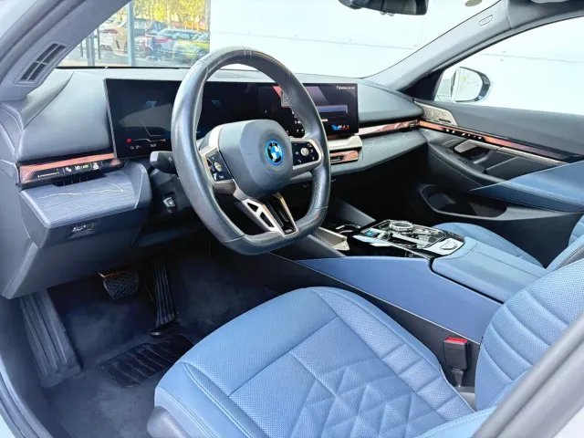 BMW i5 — Фото автомобиля 23