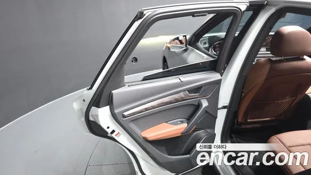 Audi Q5 45 TFSI quattro Premium — Фото автомобиля 16
