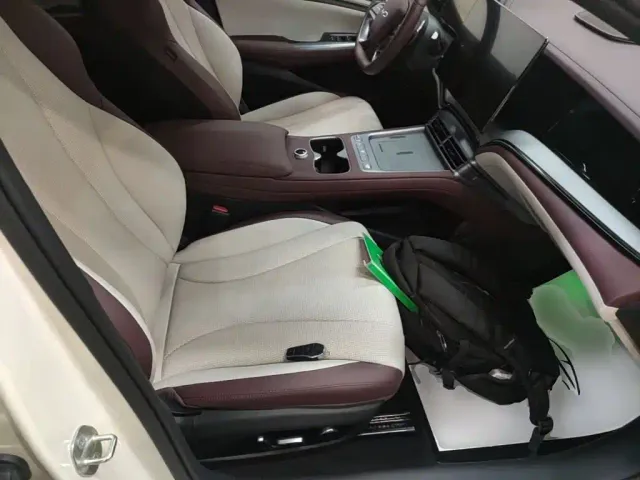 BYD Seal 07 DM-i — Фото автомобиля 24