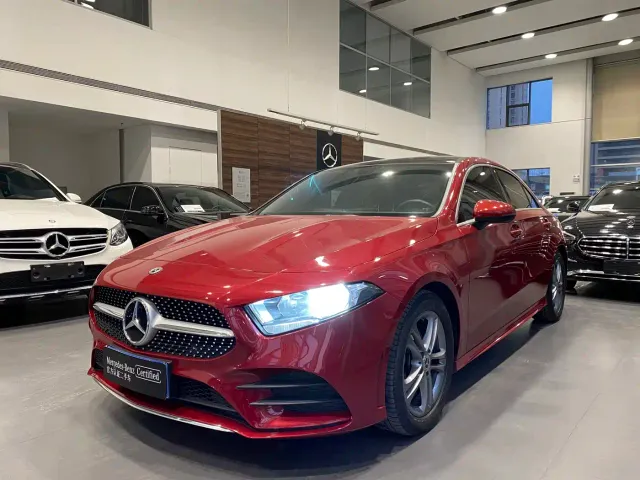 Фотография автомобиля — Mercedes-Benz A-Class