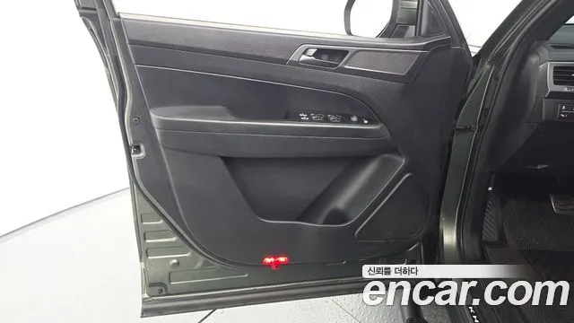 KG_Mobility_Ssangyong Rexton Новый Rexton Sport Khan Дизель 2.2 4WD — Фото автомобиля 21