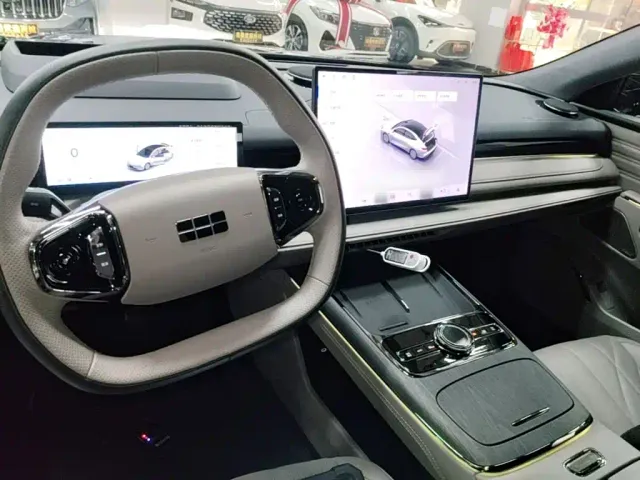 Geely Galaxy Xingyao 8 — Фото автомобиля 9