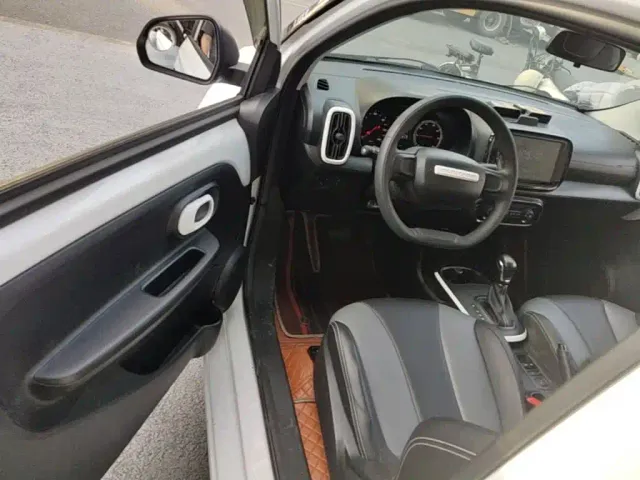 Roewe Clever — Фото автомобиля 15