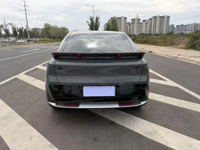 Lynk & Co Z20 — Фото автомобиля 9