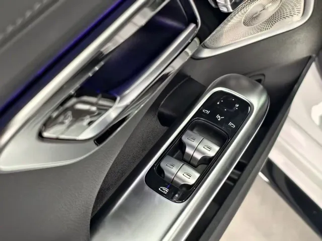 Mercedes-Benz C-Class — Фото автомобиля 10
