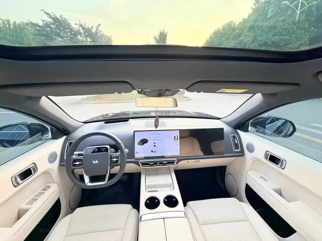 Li Auto L7 — Фото автомобиля 7