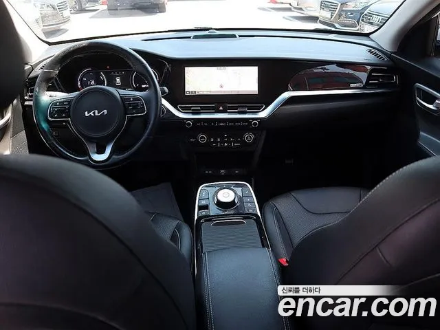 Kia Niro — Фото автомобиля 5