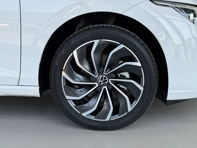 Volkswagen Golf — Фото автомобиля 16
