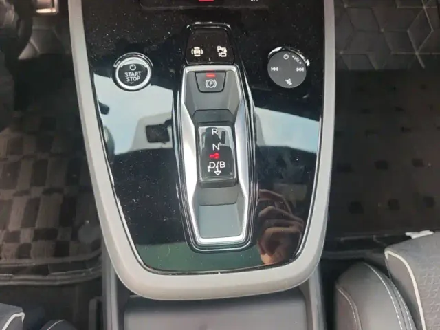 Audi Q5 e-tron — Фото автомобиля 18