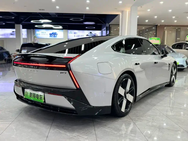 Xpeng P7 — Фото автомобиля 12