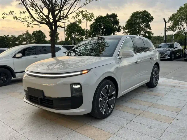 Фотография автомобиля — Li Auto L6