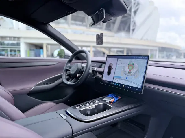 Xiaomi SU7 — Фото автомобиля 13