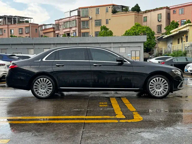 Mercedes-Benz E-Class — Фото автомобиля 18