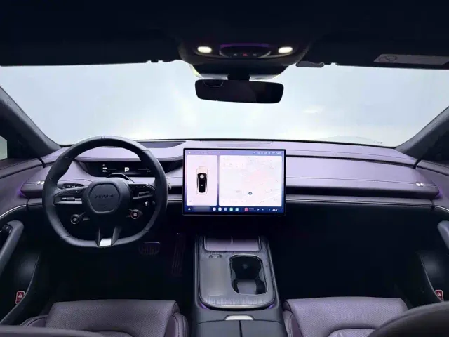 Xiaomi SU7 — Фото автомобиля 10