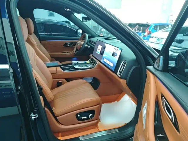 Geely Galaxy M9 — Фото автомобиля 24