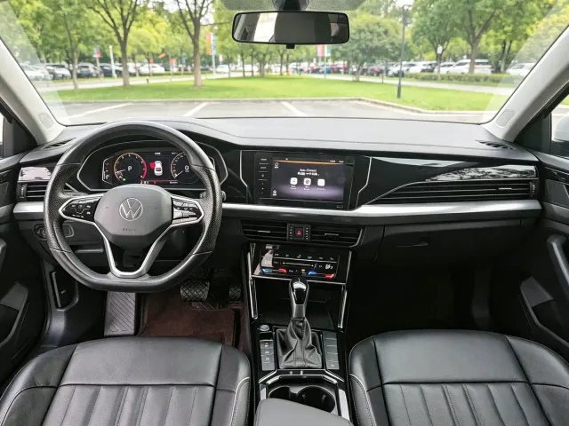 Volkswagen Passat — Фото автомобиля 7