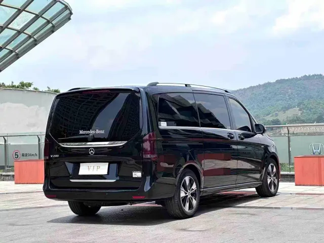 Mercedes-Benz V-Class — Фото автомобиля 4