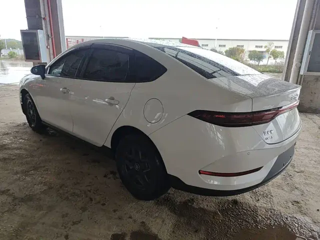 BYD Qin PLUS — Фото автомобиля 4