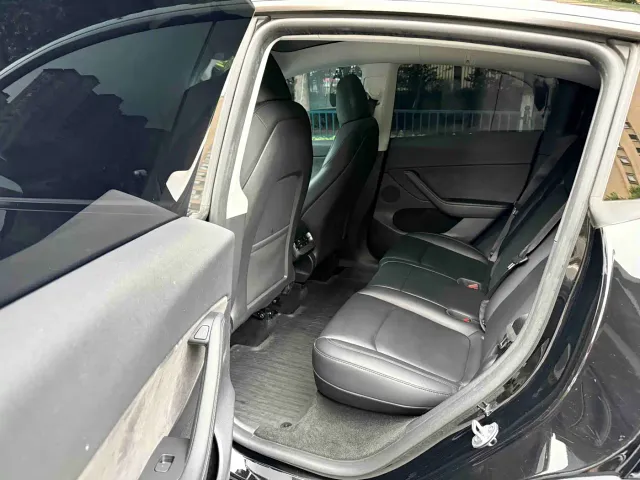 Tesla Model Y — Фото автомобиля 8