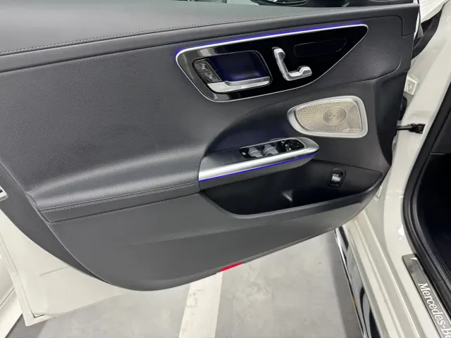 Mercedes-Benz C-Class — Фото автомобиля 3