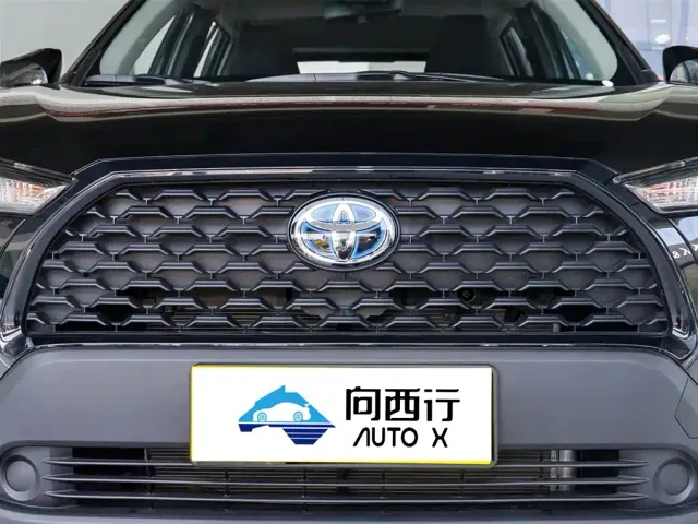 Toyota Corolla Cross — Фото автомобиля 6
