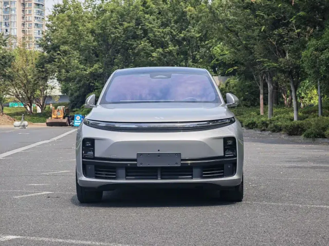 Li Auto L7 — Фото автомобиля 2