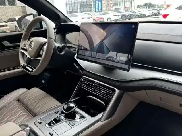 BYD Tang — Фото автомобиля 5
