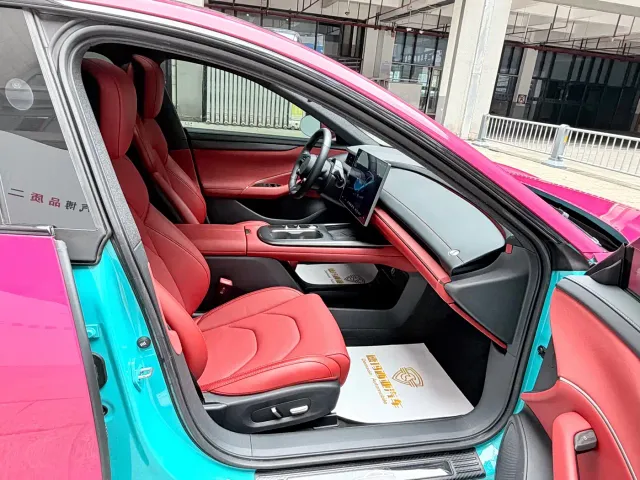 Xiaomi SU7 — Фото автомобиля 10